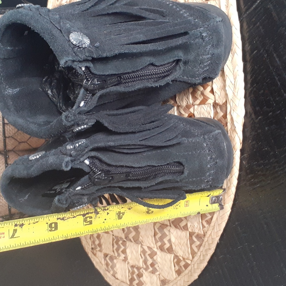 MINNETONKA BOOTIES - Picture 10 of 10